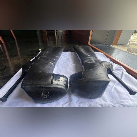 Authentic - Limited Edition - Yves Saint Laurent black boots - Picture 11 of 12